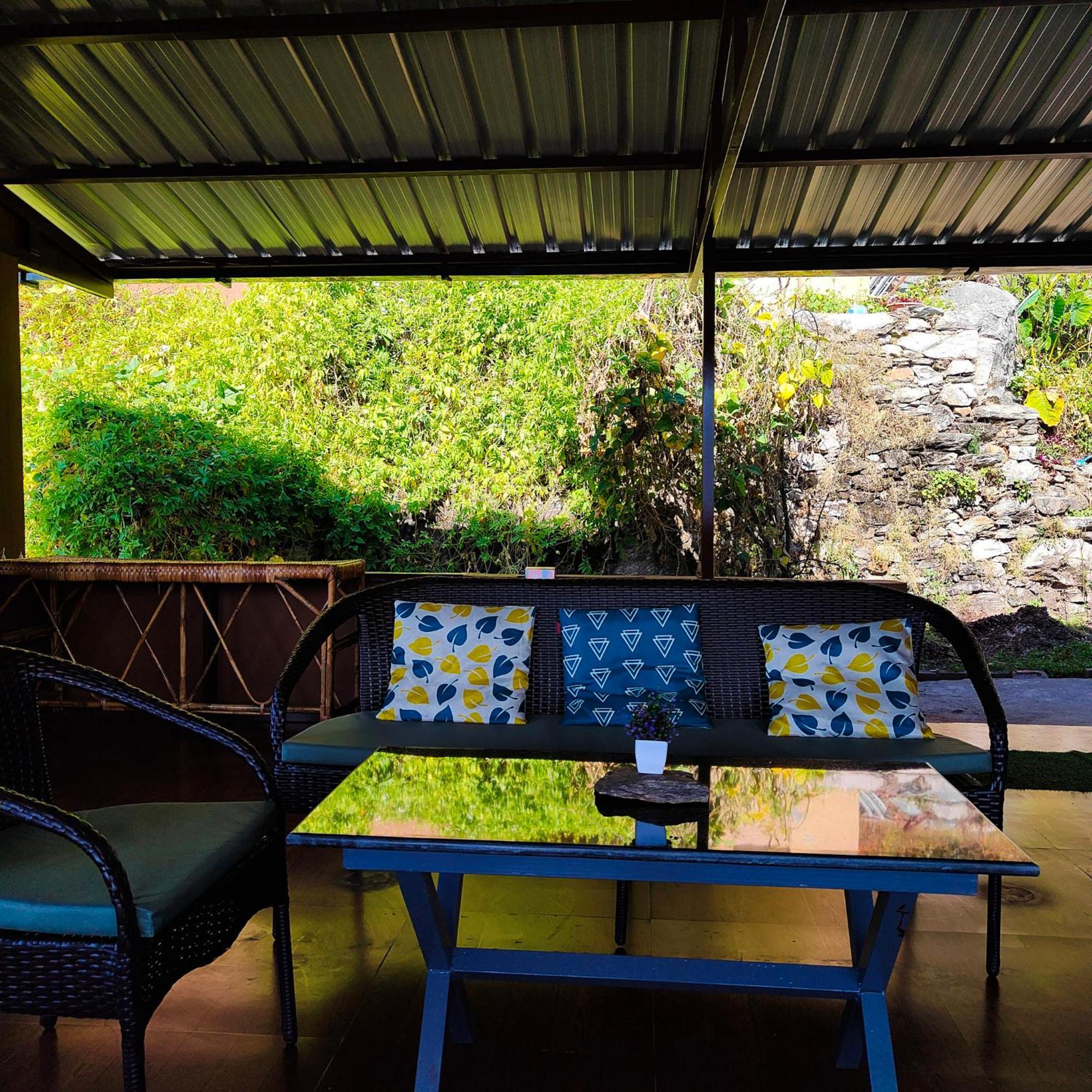 Cafe Buransh Villa Sari Exterior foto